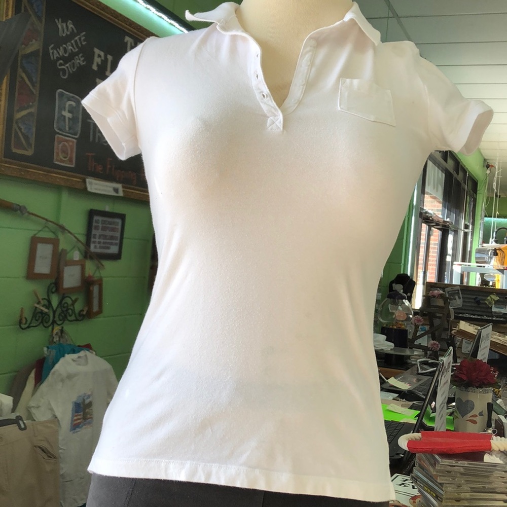 White, button collar T-shirt